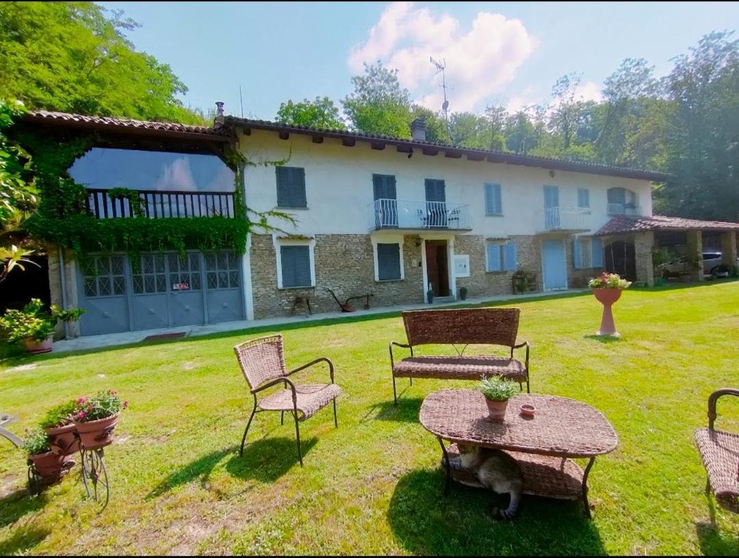 Il Mestiere Di Vivere -Casa Vacanze- Villa Santo Stefano Belbo Exterior photo